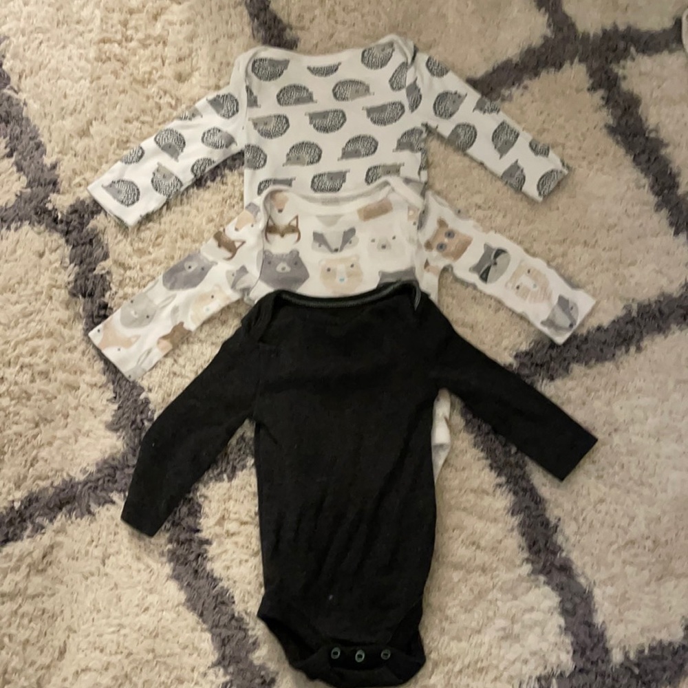 Cloud Island 0-3 months body suits